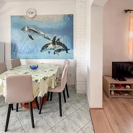 Apartamento In Tribunj With Wifi *